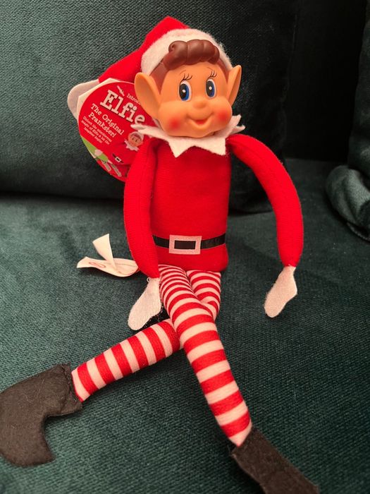 Elf psotnik, elf na półce