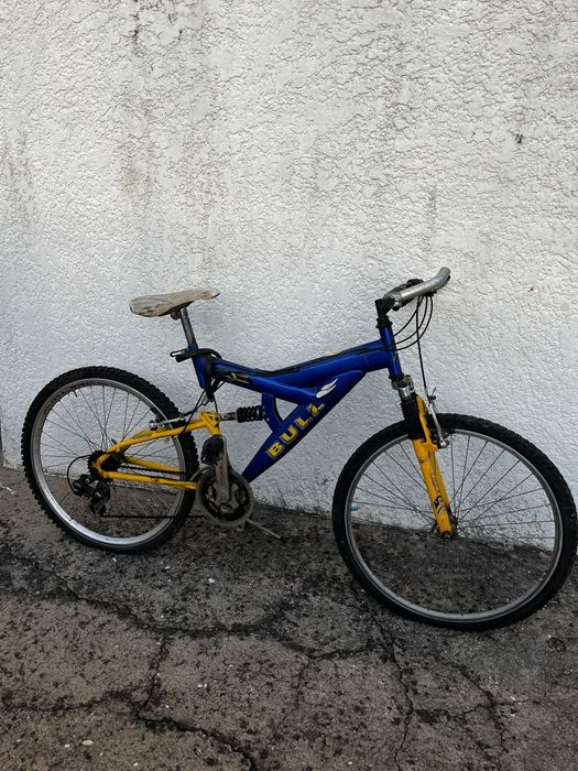 Vendo Bicicleta azul e amarela