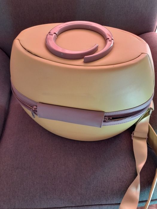 Mala com  divisorias