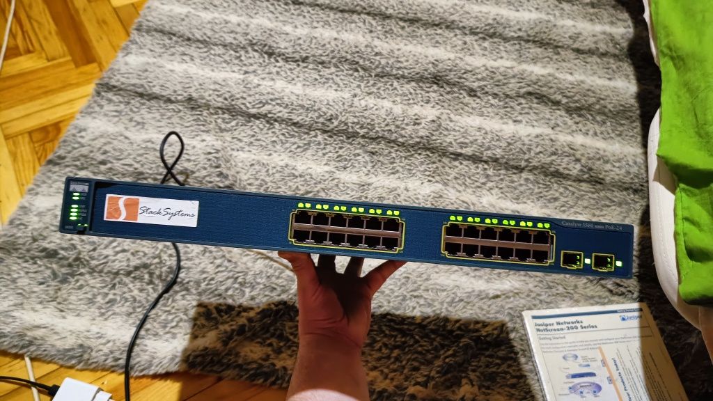Cisco Catalyst 3560 PoE 24 ,( Коммутатор 1Гбит/с.)