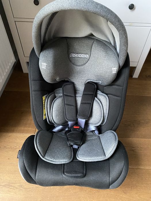Fotelik samochodowy rozkładany Ricokids 0-36 kg daszek