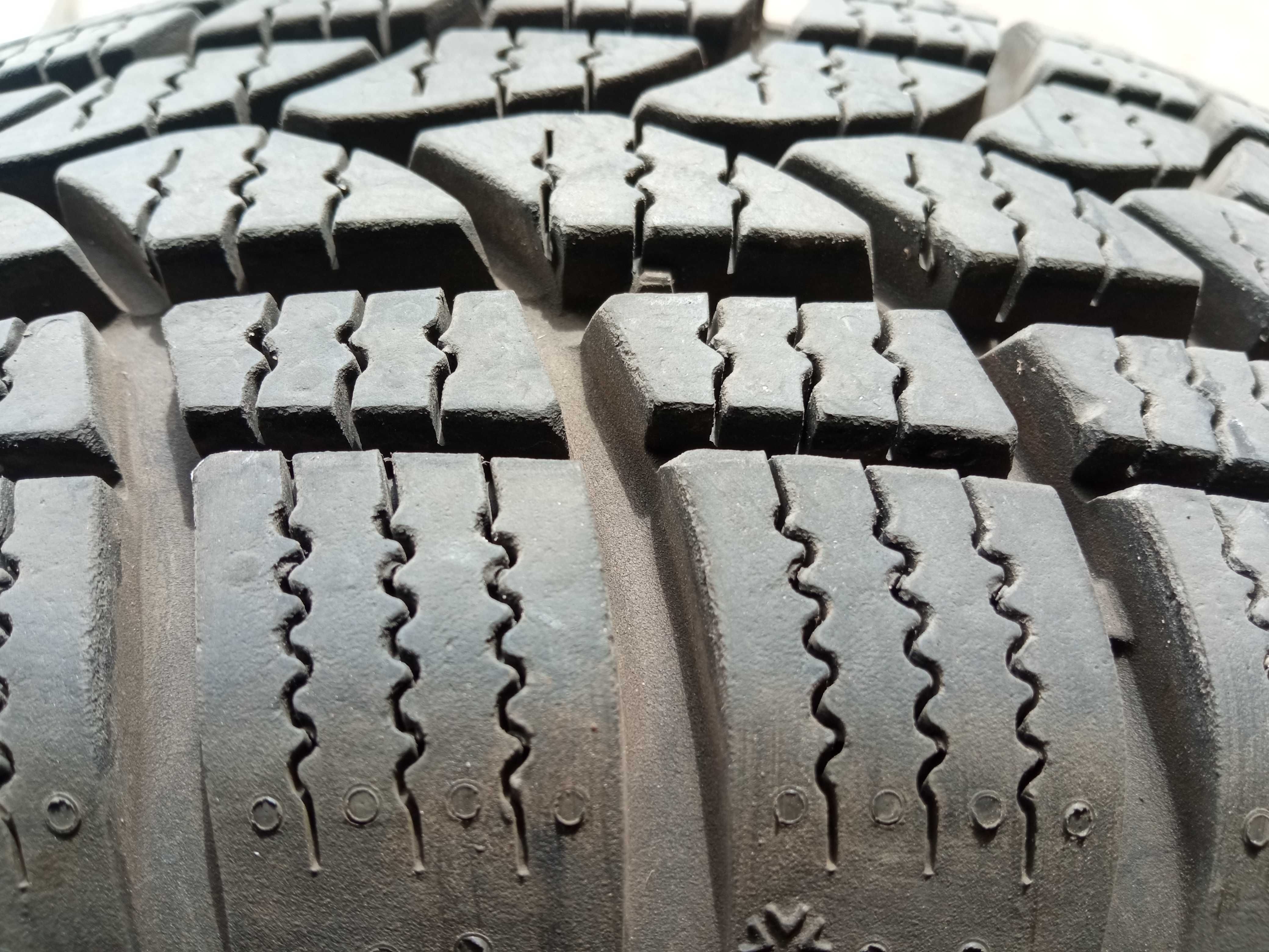 Opony Kormoran 155/70R13  2szt. całoroczne