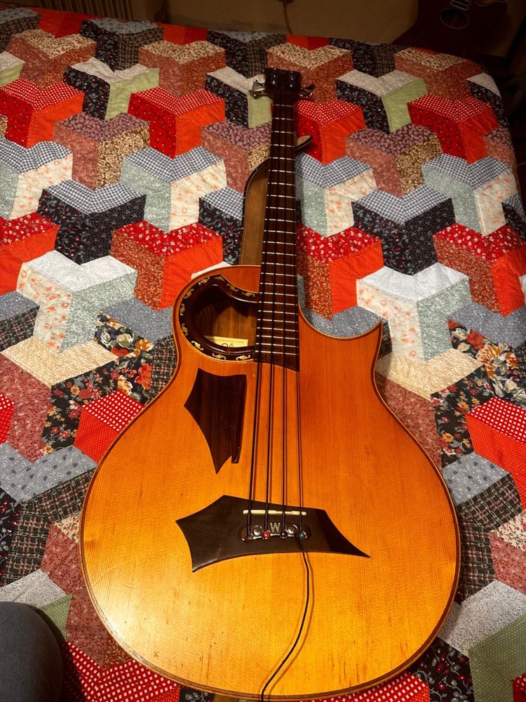 Baixo eletrico acustico warwick