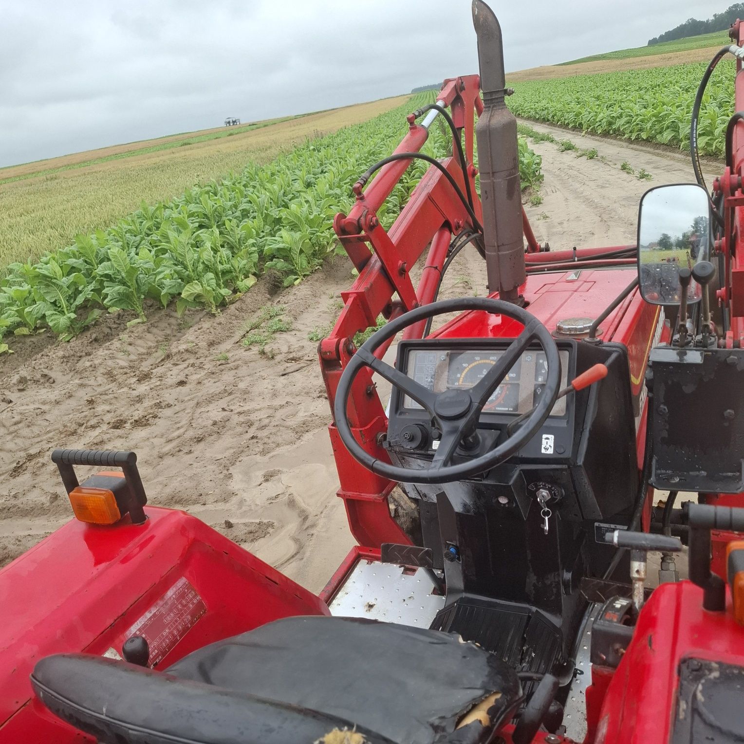 Mini traktor  japoński Yanmar FX 22 ładowacz plus plug