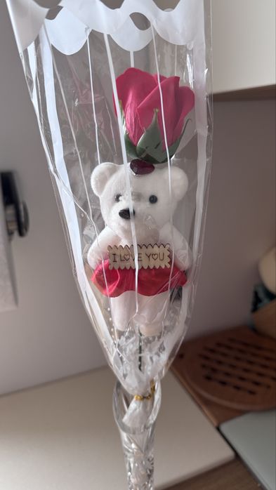 Roza na piku 38 cm z misiem