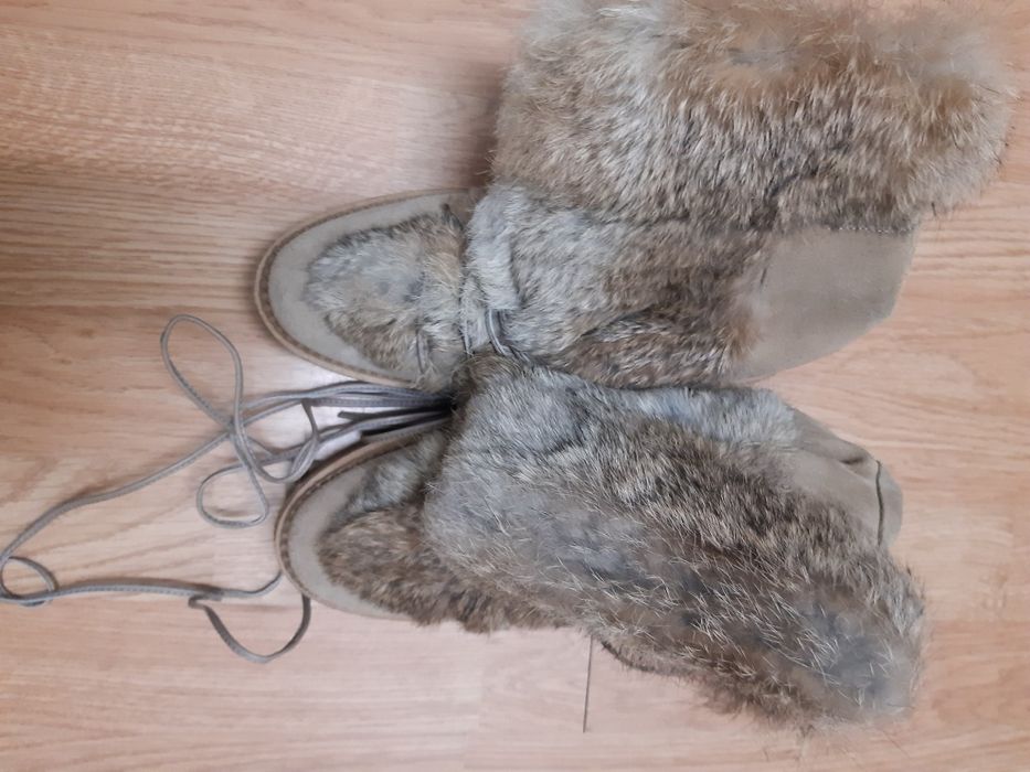 Botas de neve em pele  - em estado novo