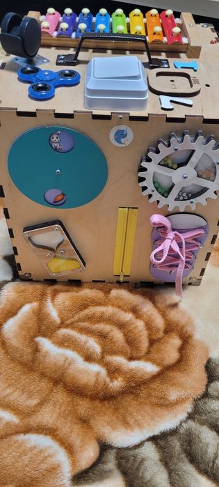 Бізукуб для дітей