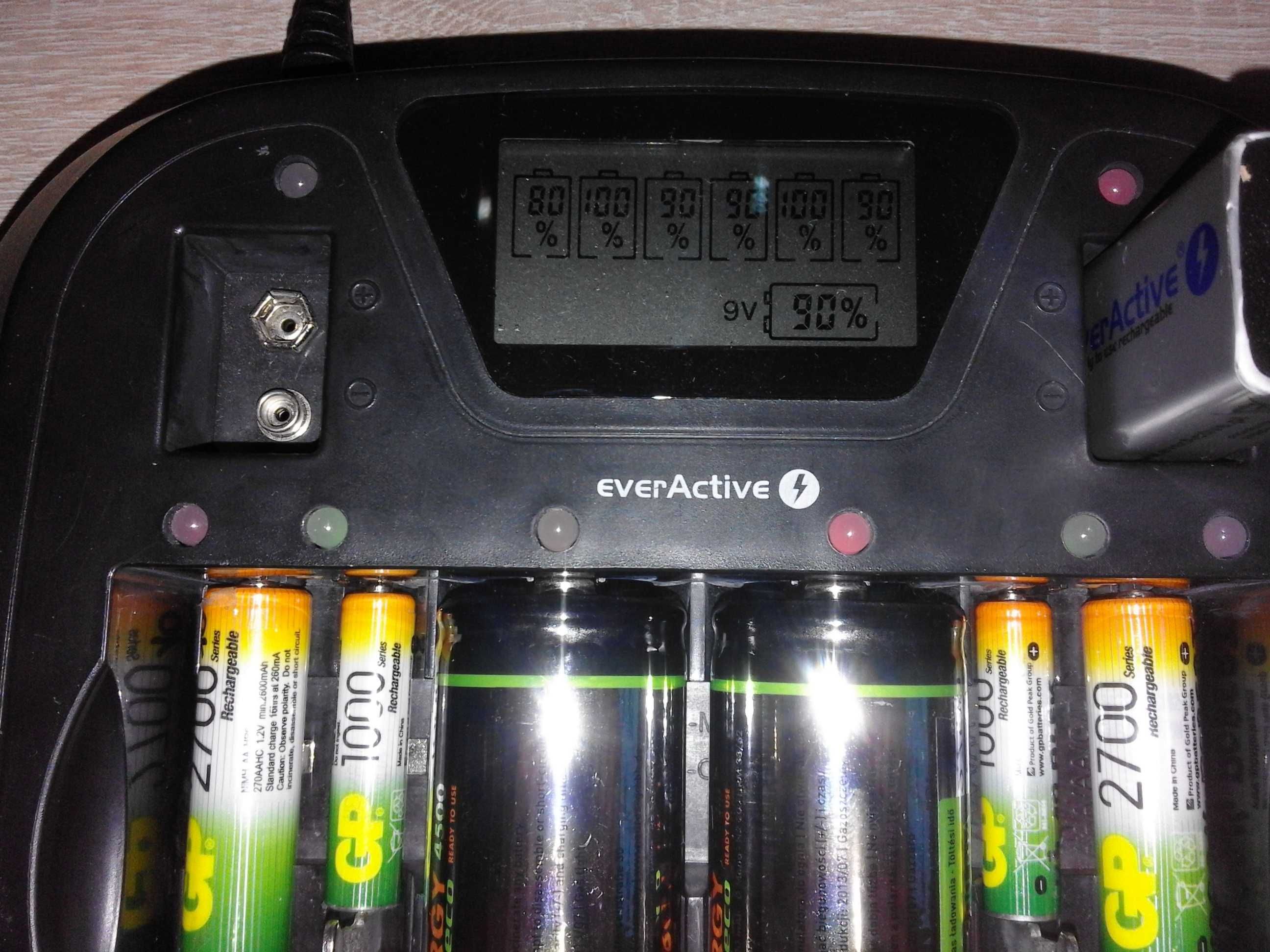 Ładowarka do akumulatorków uniwersalna. EverActive NC-900U.