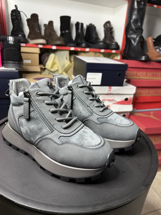 Зимові кросівки в нереально красивому кольорі від виробника Lonza