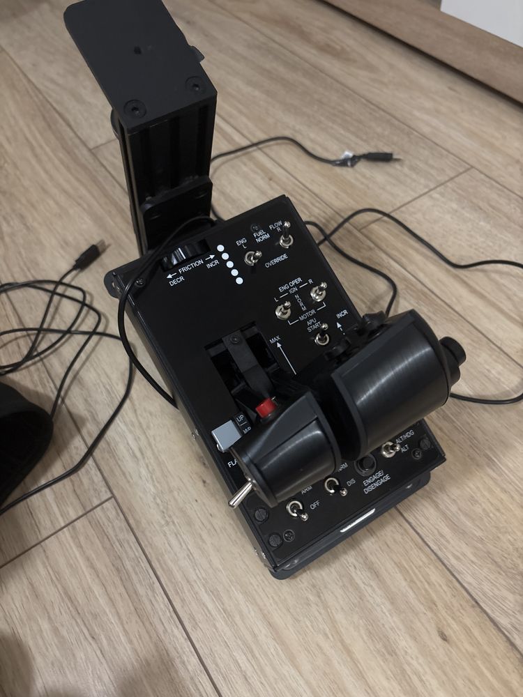 HOTAS Thrustmaster Warthog+montaż do biurka