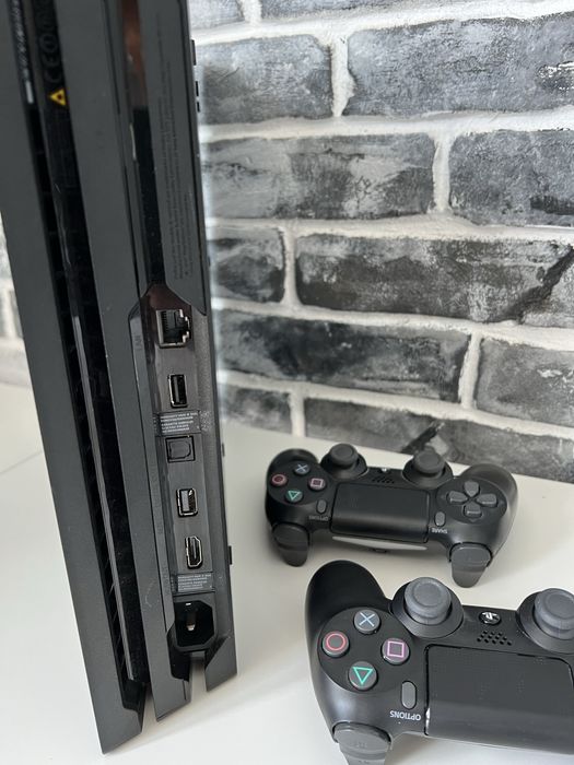 Ps4 pro - 1tb - 70-71 rev, 20 игр , 2 джйостика