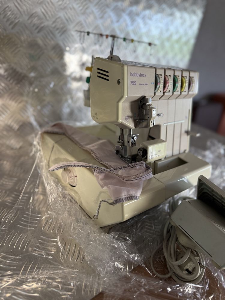 Hobbylock 799 pfaff niemiecmi overlock idealny stan, 5 nitkowy
