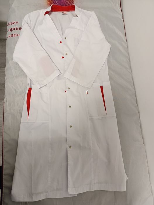 Халат медичний білий