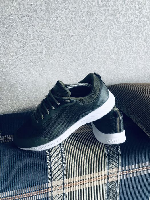 Кросівки Kayoba 43-44 р, по устілці 27,5-28 см