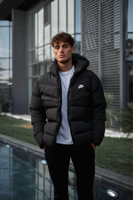 Зимова куртка Nike