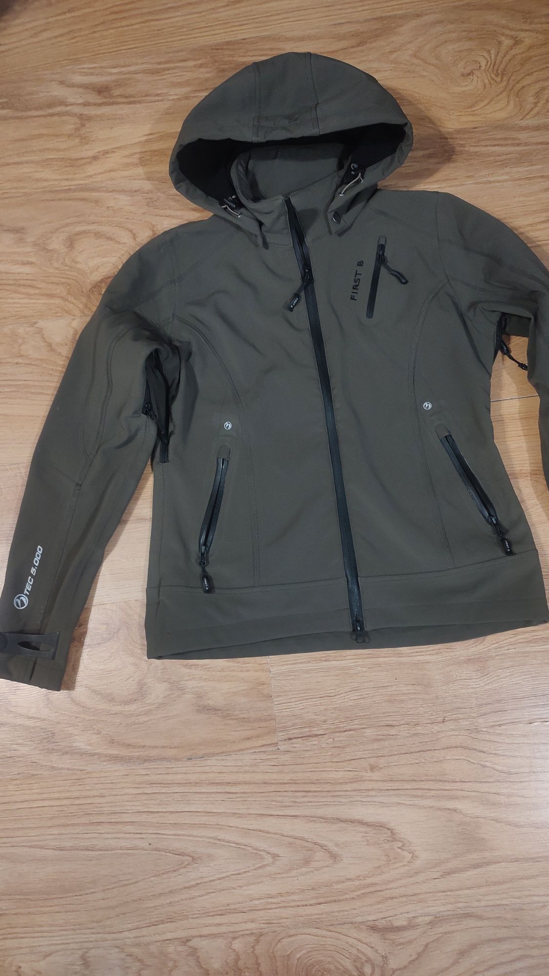 Kurtka typu Softshell.