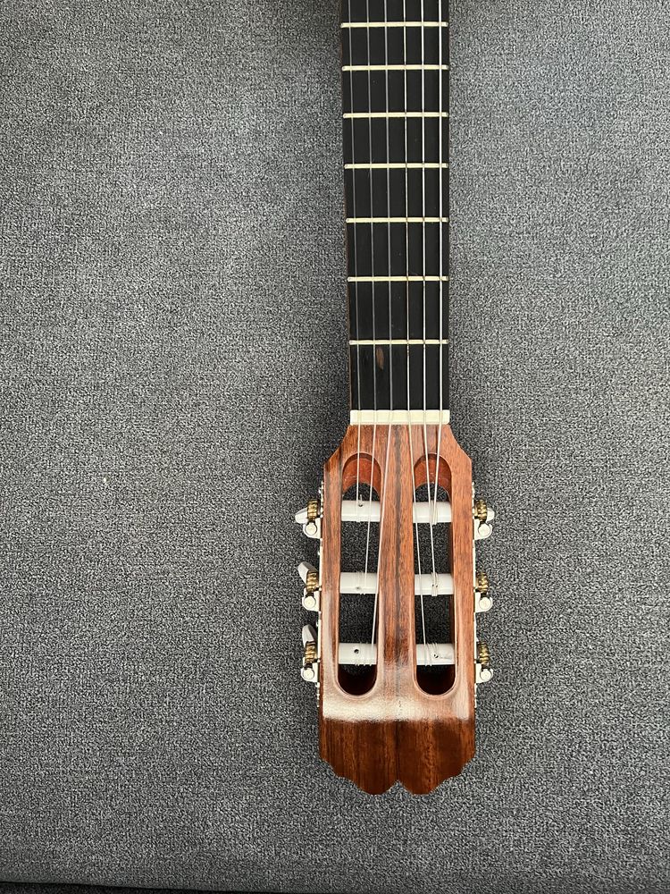 Gitara klasyczna drewniana firmy admira 1/2 dziecieca + zestaw