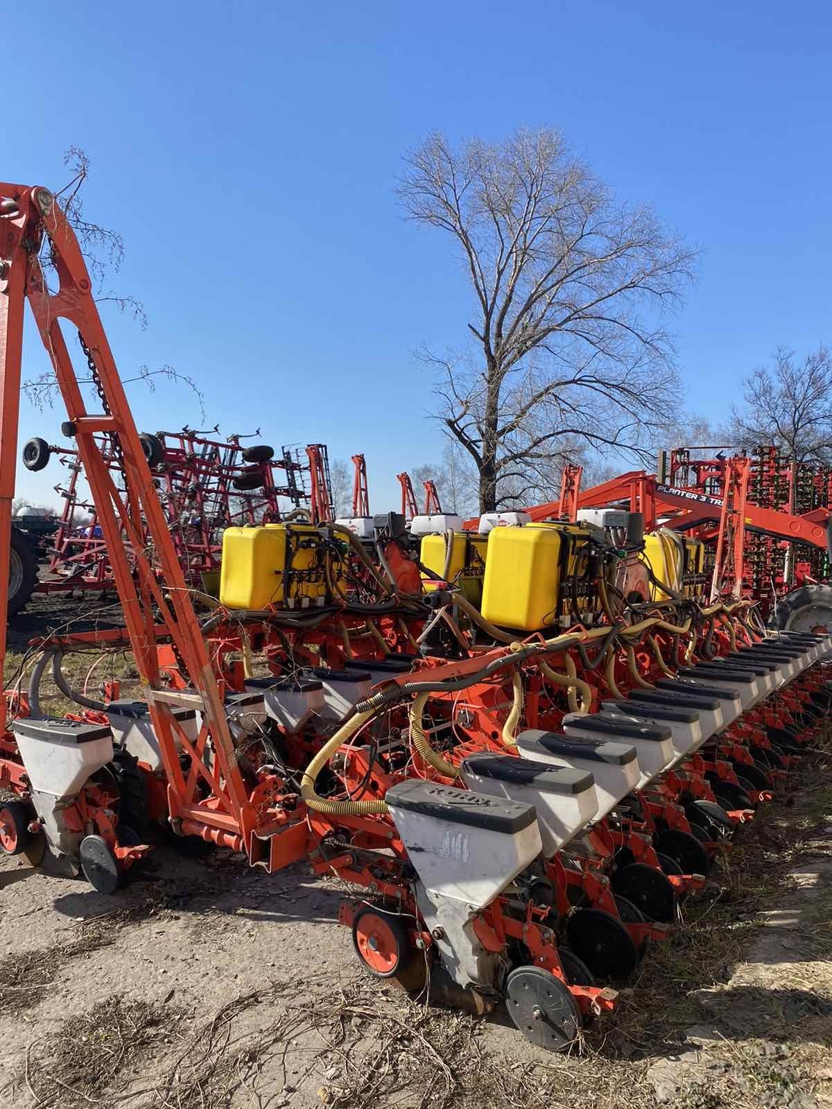 Сівалка 16 рядна, KUHN PLANTER 3, КУН ПЛАНТЕР 3, з РІДКИМИ добривами,