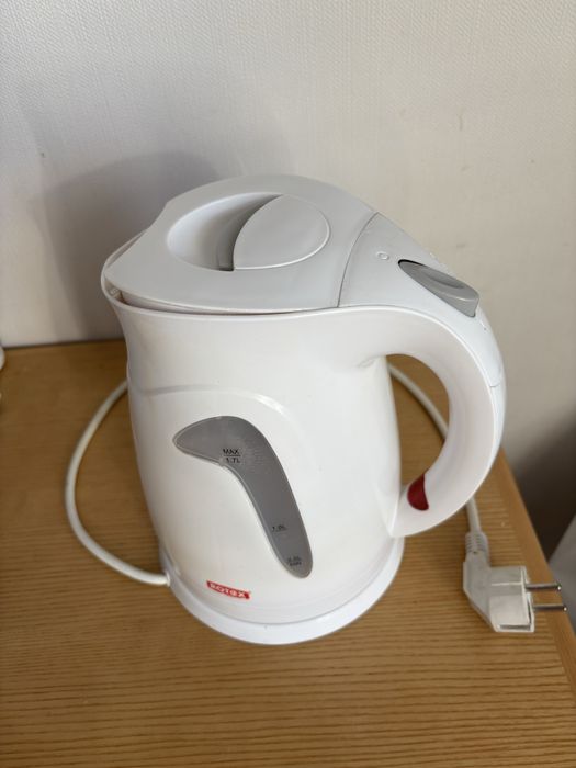 Чайник електричний Rotex RKT68-G