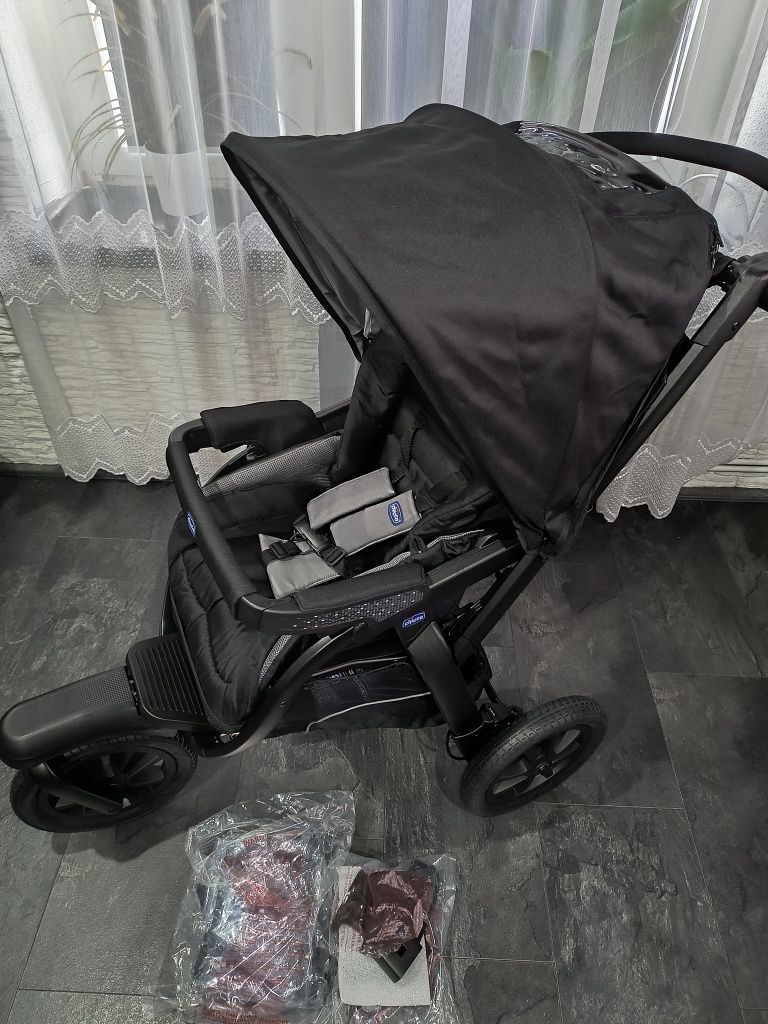 Nowy wózek Chicco activ3