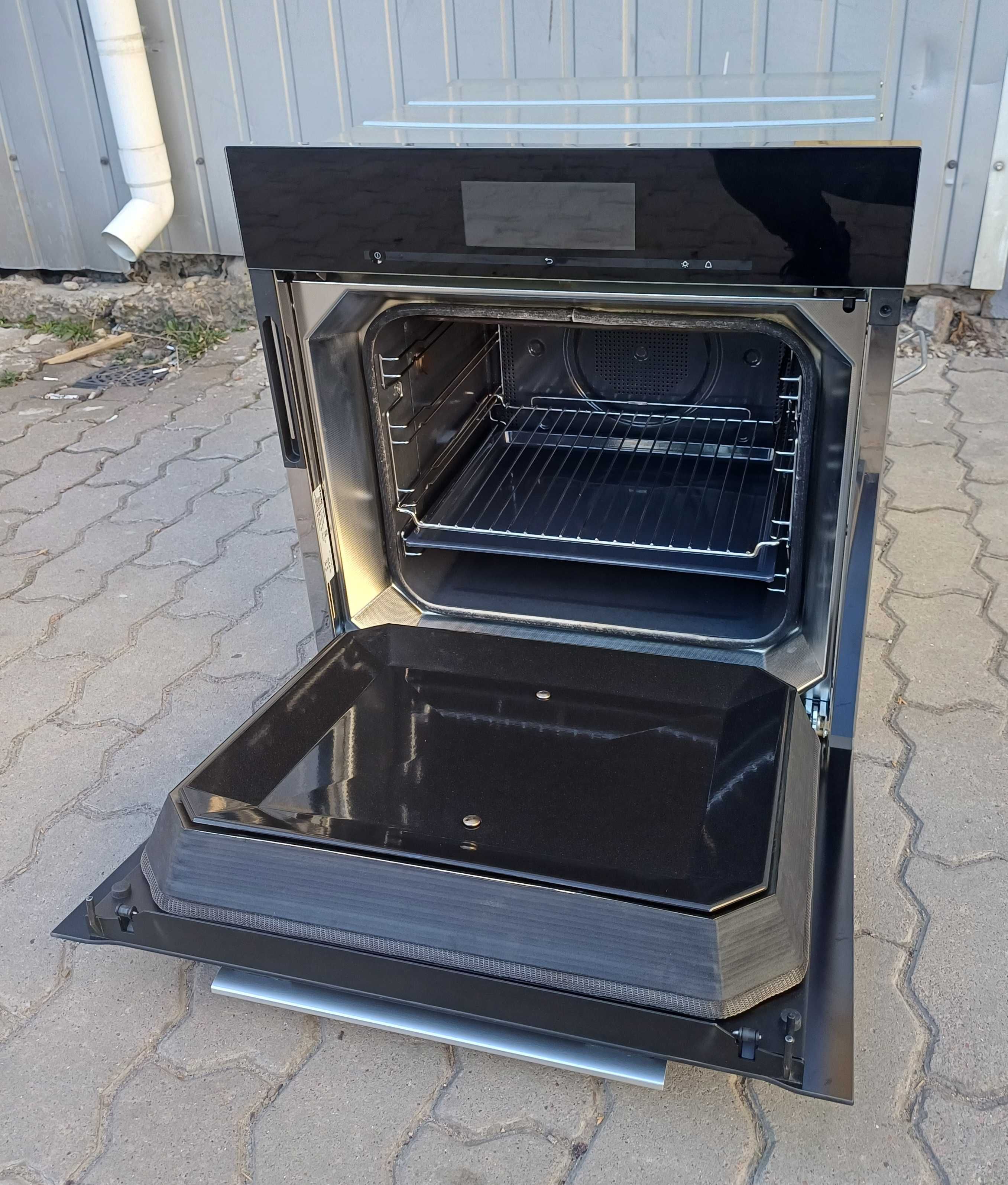 Вбудована духова шафа духовка пароварка Miele MShef DO6860 чорна