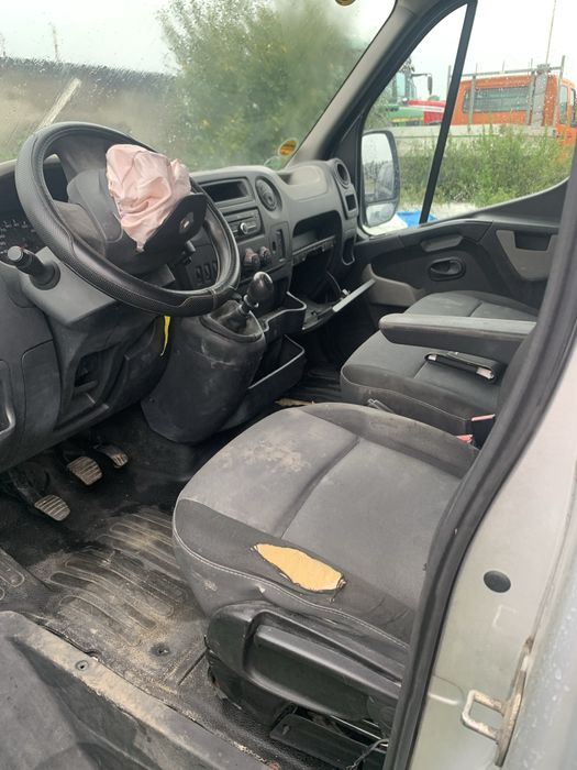 Renault master uszkodzony