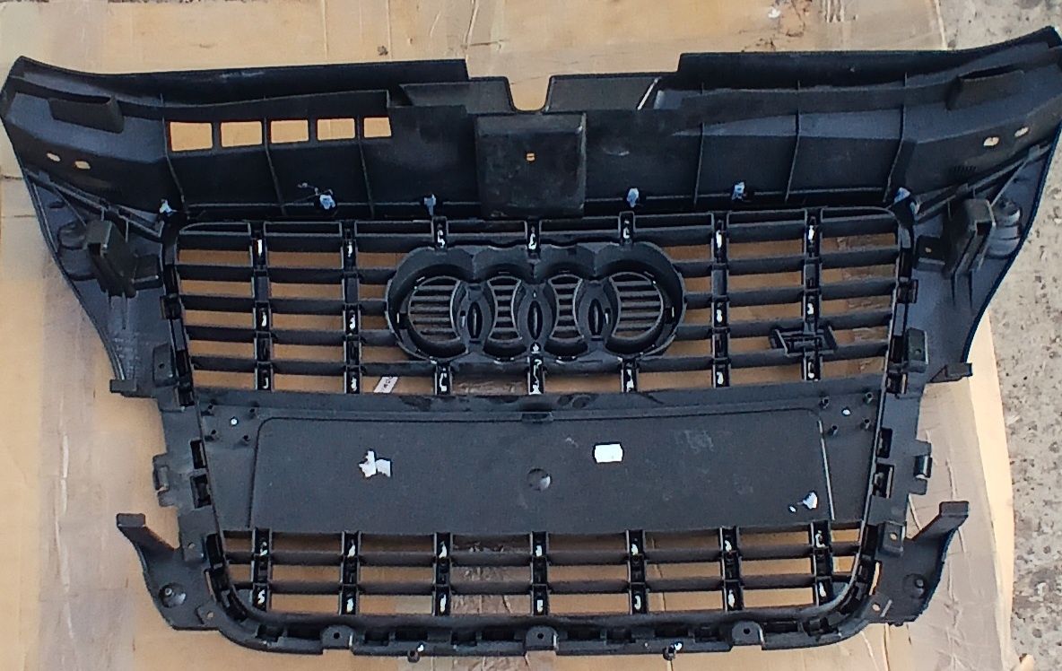 Grelha parachoques Audi A3 S3 8P