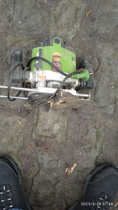 Продам фрезер ручний