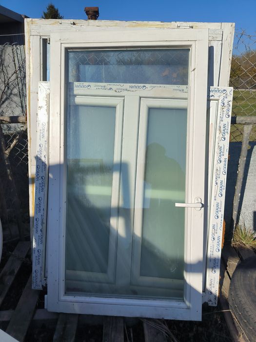 Okno PCV Gealan 102x115cm dwuskrzydłowe RU z klamką plastikowe białe
