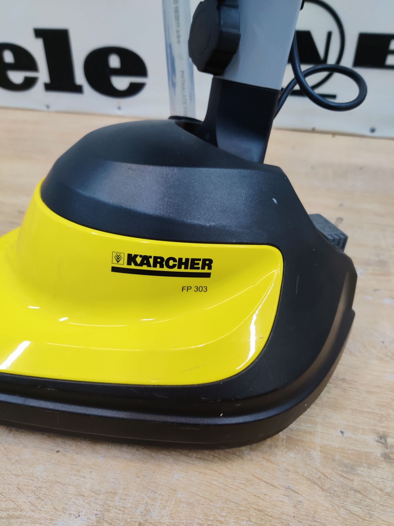 Полірувально-прибиральна машина пилосос Karcher™ FP303.