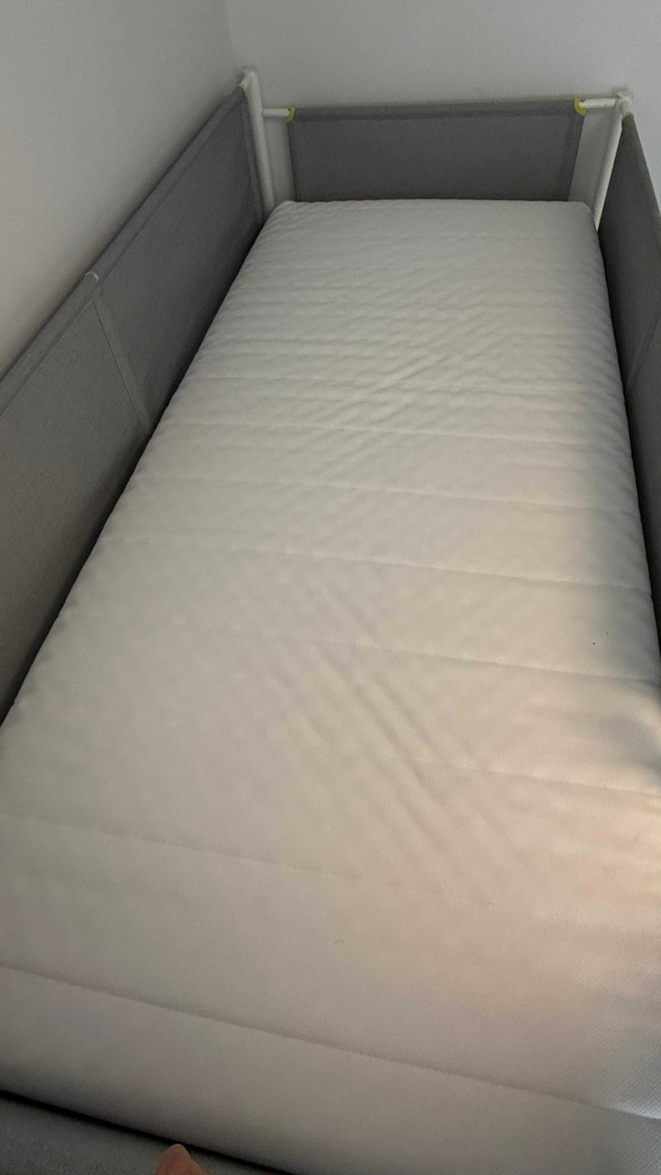 Łóżko piętrowe IKEA VITVAL + 2 materace ÅFJÄLL – 90x200, super stan!