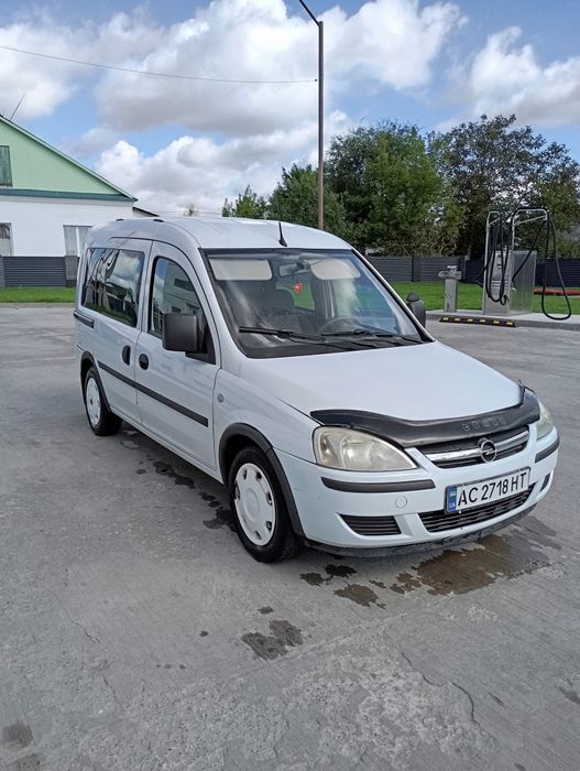 Продам Opel Combo 1.3д 2006р в гарному стані.