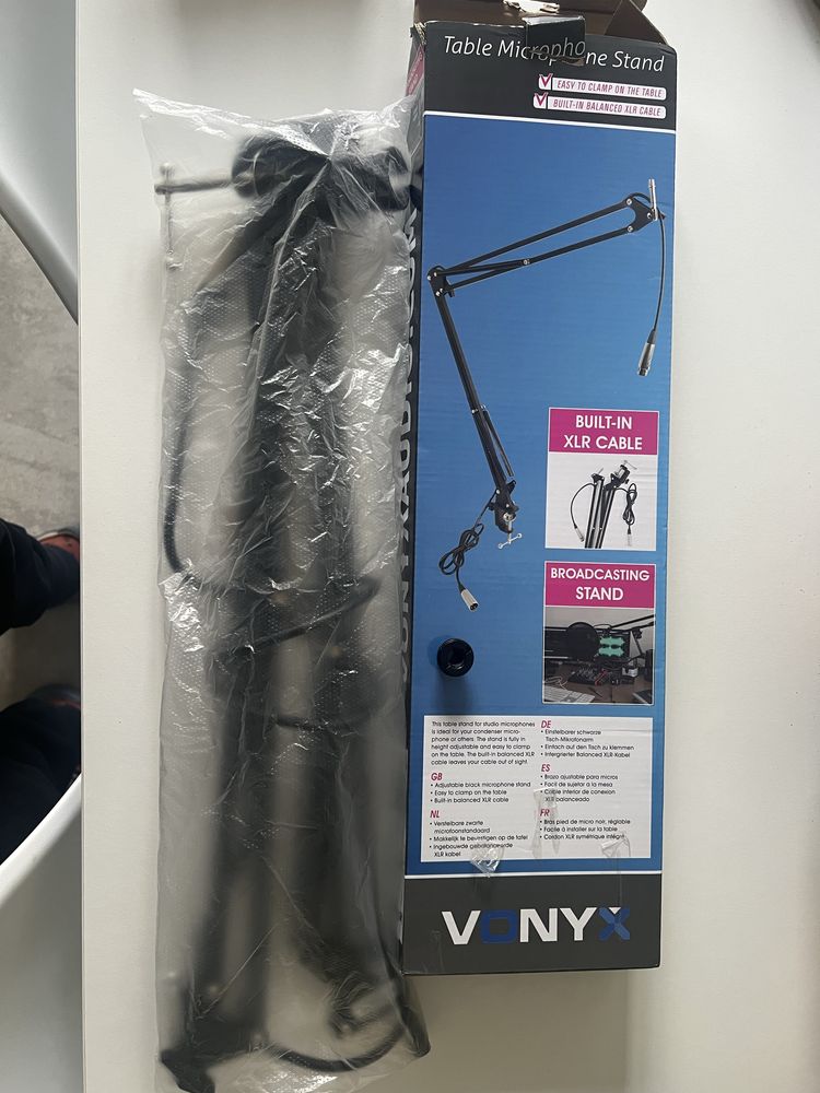 Suporte microfone Vonyx com Cabo XLR integrado