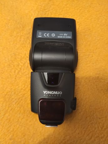 Flash Yongnuo YN500EX com difusor insuflável