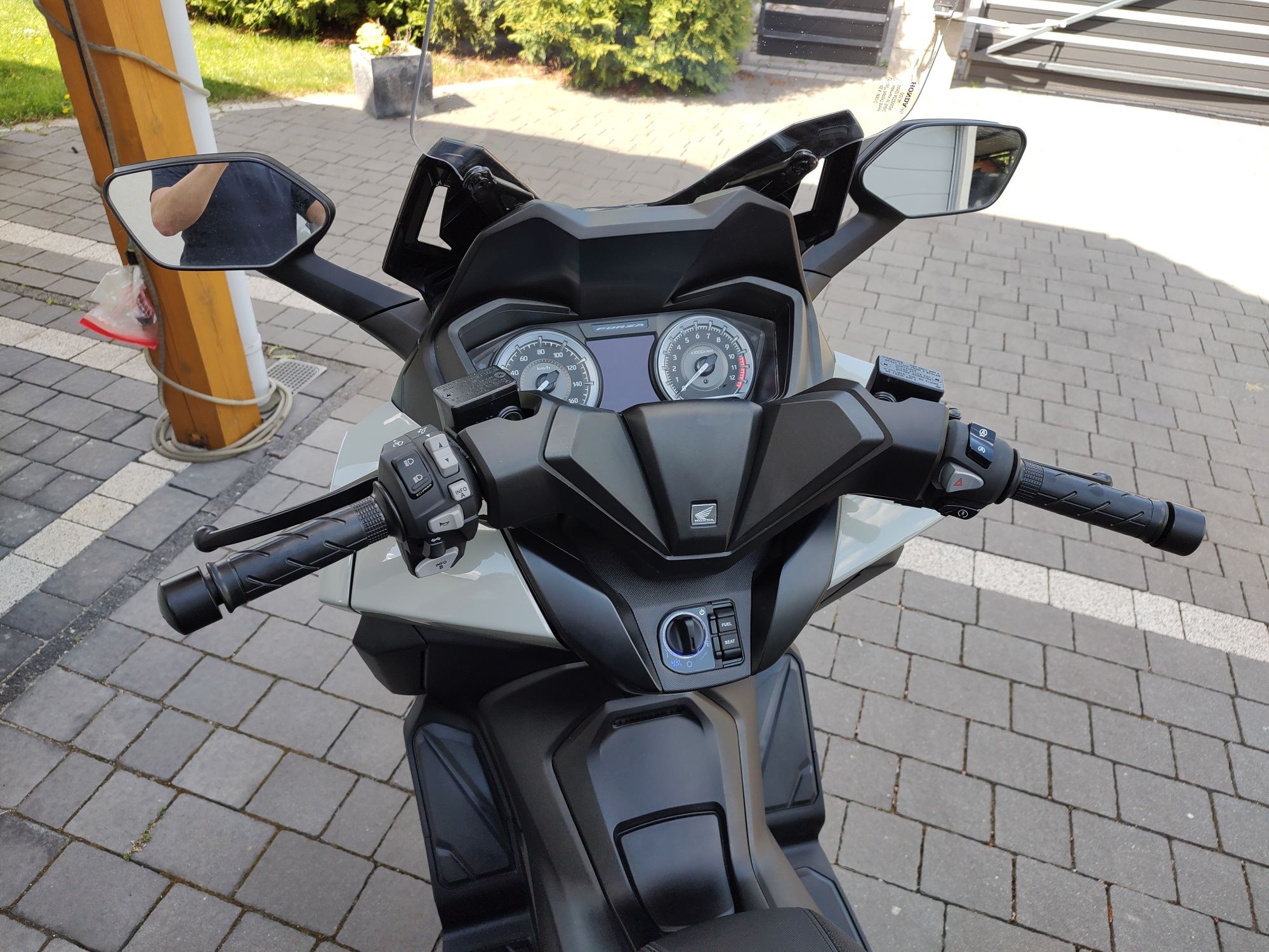 Sprzedam Honda Forza 125 przebieg 730km