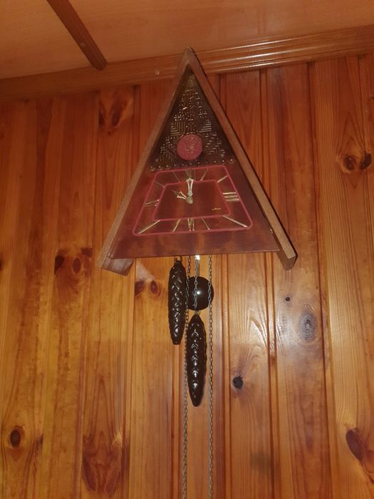 Продам часы  "МАЯК" с кукушкой и боем.