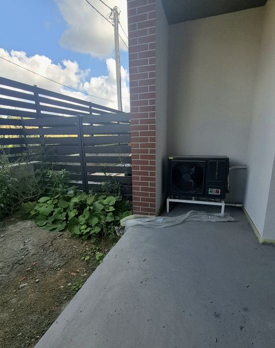 Продаж 1 кім. квартира 44м тераса 40м зданий новобуд Львів Винники.