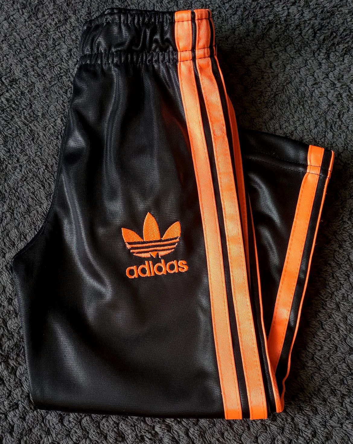 Spodnie dresowe Adidas rozmiar 98/104