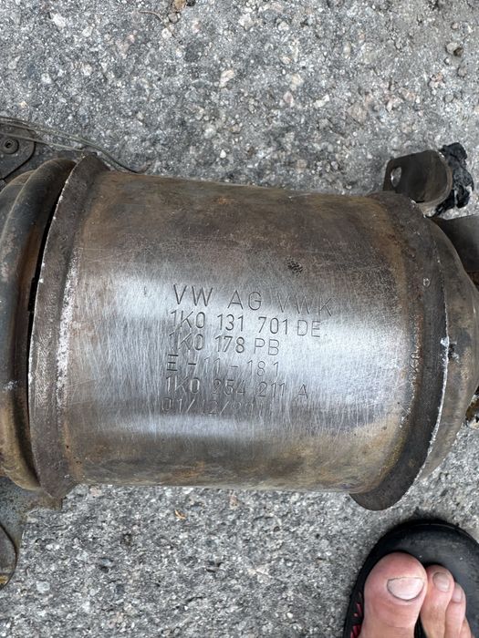 Катализатор в корпусе Фольцваген Гольф 12г 1.4 TSI