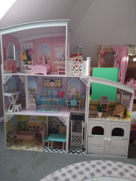 Duży drewniany domek dla lalek Barbi Ksenia