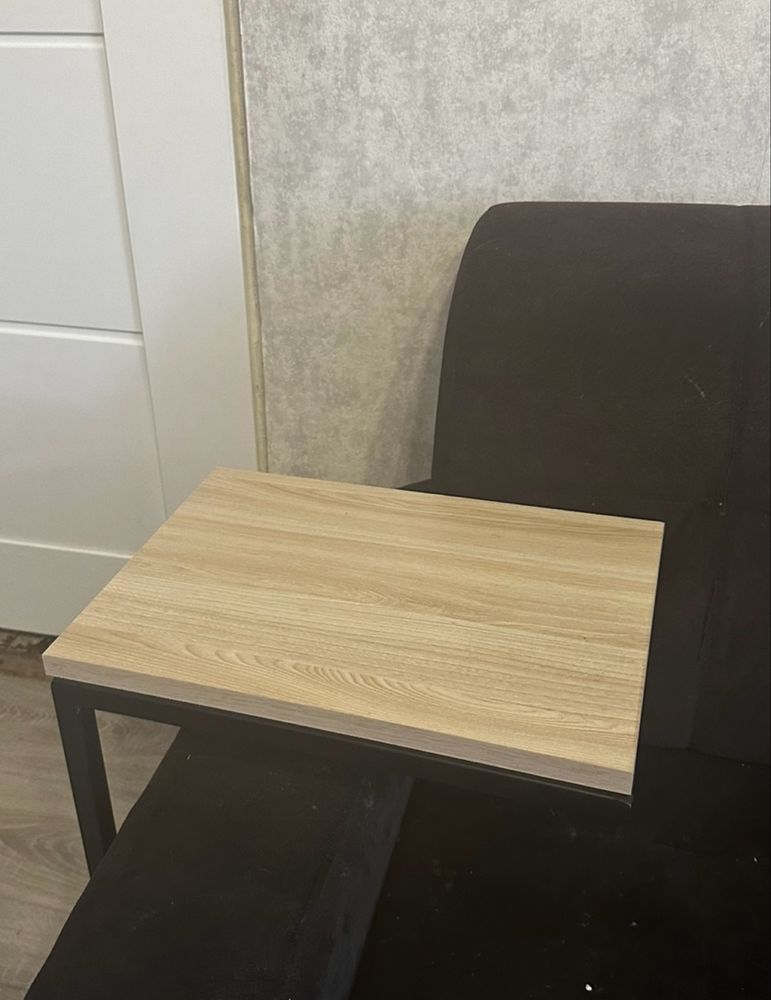 Stolik boczny pod laptopa, kwietnik