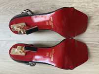 Saint Laurent w rozmiarze 38 nie używane