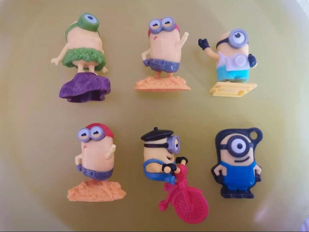 Figurki Kinder niespodzianka minionki 6 złotych całość