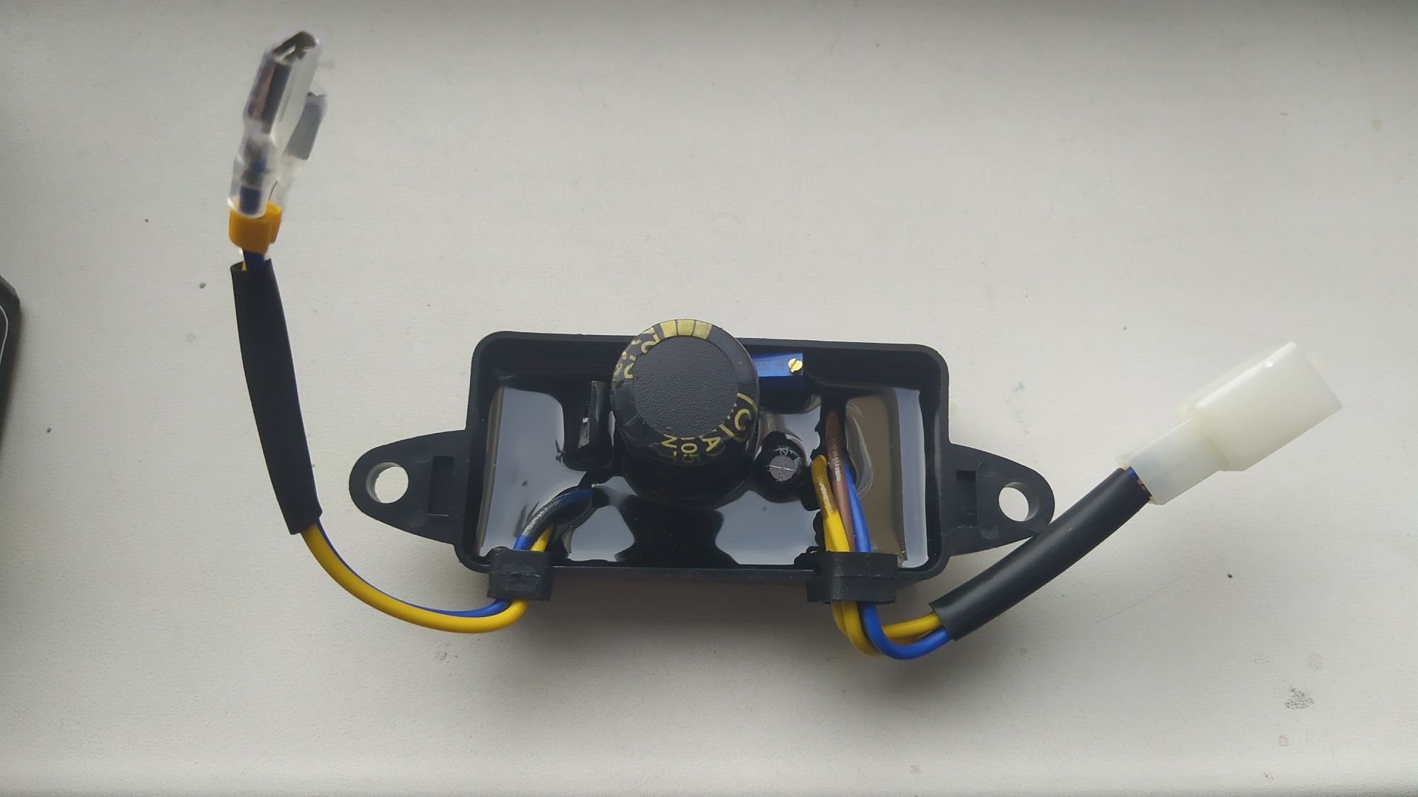 AVR. Регулятор напряжения генератора avr 2-3квт.