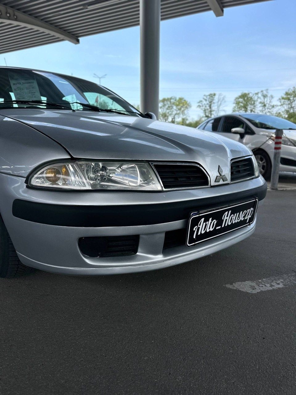 Продам Mitsubishi Carisma автомат
