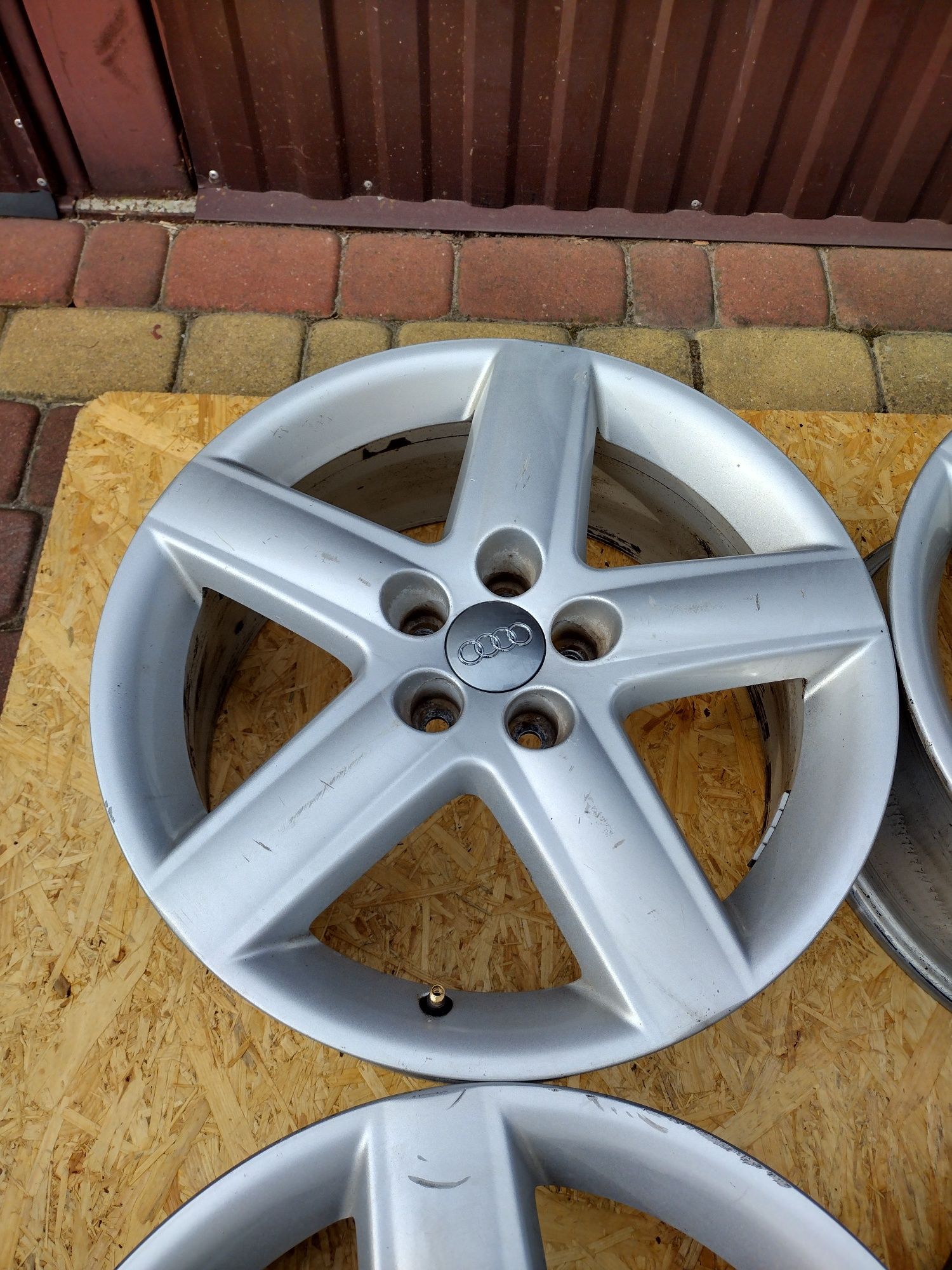 4X  Felgi Aluminiowe AUDI   17 cali 5x100 ET 42,5