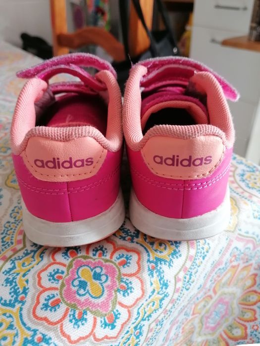Ténis de menina Adidas - tamanho 25