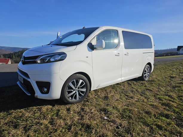 Toyota proace verso family 9 osób