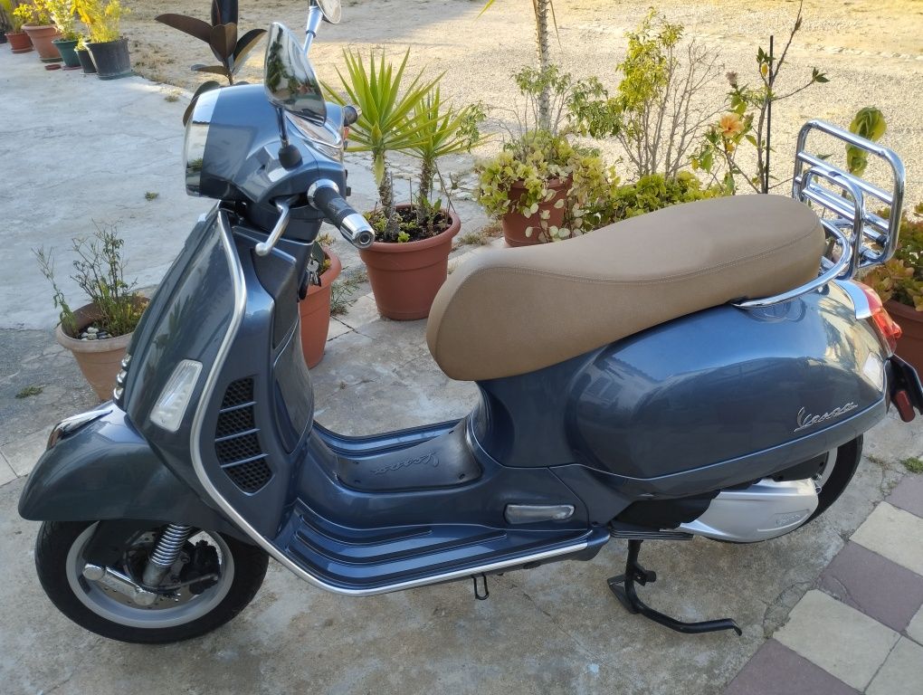 Vespa GTS 300.Suporte porta mala (top case)