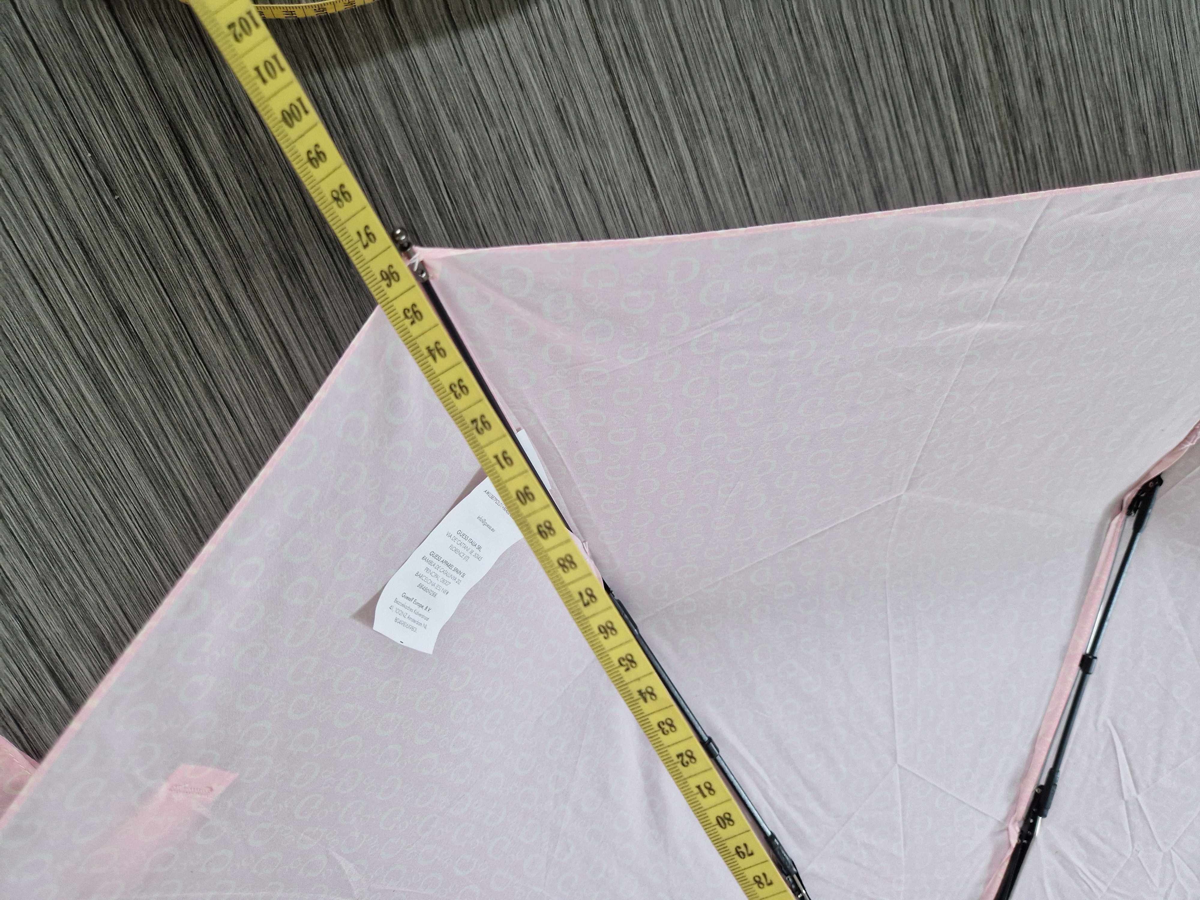 Nowa parasolka marki Guess